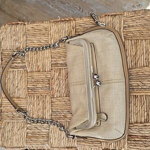 Bonnie straw kisslock